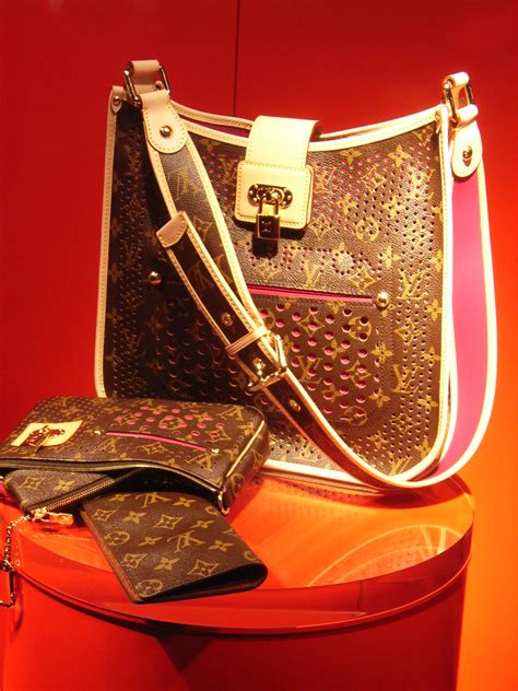 สายกระเป๋า louis vuitton|louis vuitton wiki.